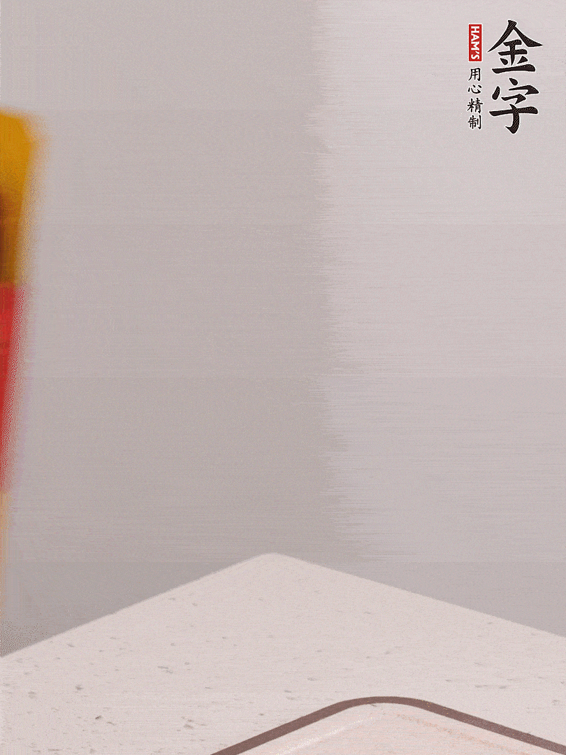 韦德官方网站切片，温水浸泡5分钟，将牛腩放锅中，倒入比食材多2倍的清水，加姜焯水